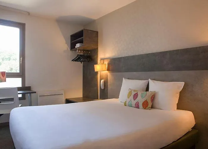 Og Novellanantes Centre Gare Szálloda