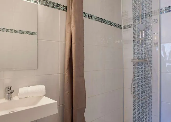 Og Novellanantes Centre Gare Szálloda